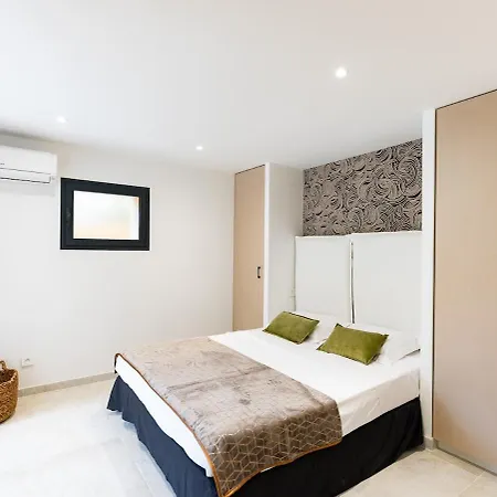Appart Hotel 3 Chambres Piscine & Jacuzzi A Saint-Raphael *