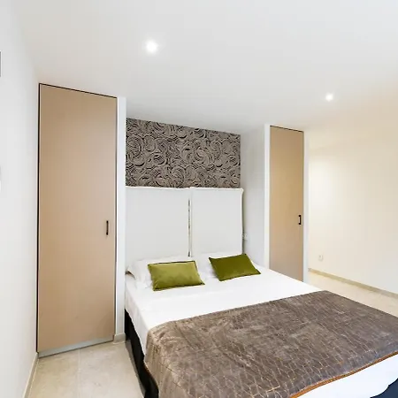Appart Hotel 3 Chambres Piscine & Jacuzzi A Saint-Raphael Appartement